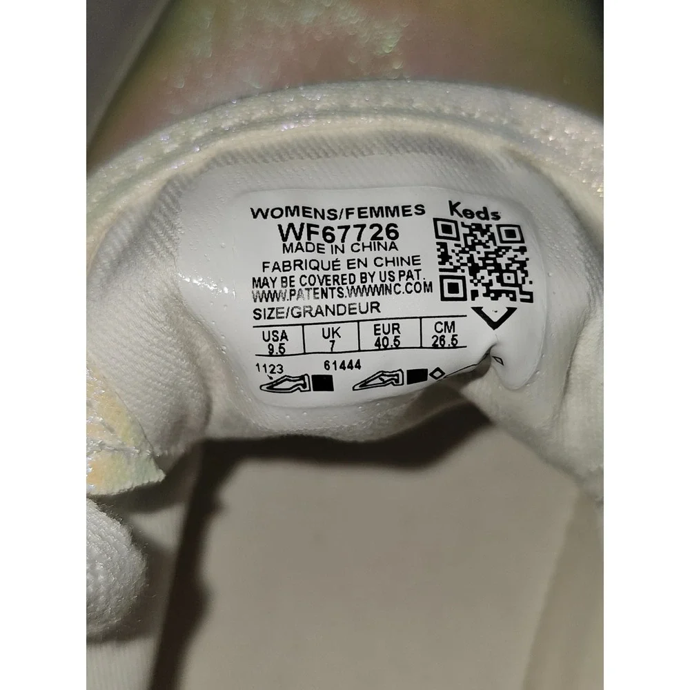 Keds Metallic Iridescent Silver Pointy Toe Platform Womens Shoe Size 9.5 WF67726